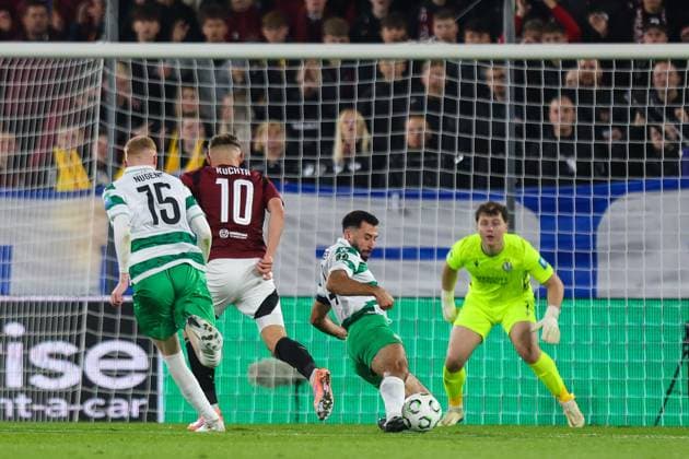 UEFA Europa Conference League Group Phase, Stadion Letna, Prague, Czech Republic 2 10 2025 Sparta Praha vs Shamrock Rovers Sparta™s Jan Kuchta™s shot is blocked by Rovers Roberto Lopes Jan Kuchta™s shot is blocked by Roberto Lopes 2 10 2025  Copyright: x INPHO RyanxByrnex RB1_6731
