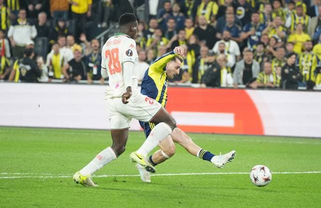 ISTANBUL, TURKEY - OCTOBER 2: Kerem Akturkoglu of Fenerbahce and Abdulay Juma Bah (28) of Nice during the UEFA Europa League 2025 26 League Phase MD2 match between Fenerbahce SK and OGC Nice at Chobani Stadium on October 2, 2025 in Istanbul, Turkey. Istanbul Turkey Copyright: xSeskimphotox Fenerbahce-Nice-021025 (39)