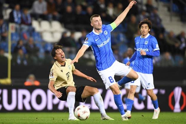 Ferencvaros Jonathan Levi and Genk s Bryan Heynen pictured in action during a soccer game between Belgian KRC Genk and Hungarian Ferencvarosi TC, on Thursday 02 October 2025, in Genk, in the second game (out of 8) in the league phase of the UEFA Europa League competition. JILLxDELSAUX  x135943812x