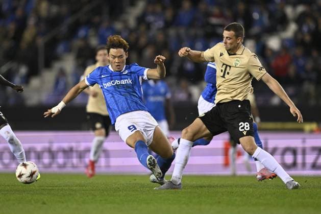 Genk s Hyeon-Gyu Oh and Ferencvaros Toon Raemaekers fight for the ball during a soccer game between Belgian KRC Genk and Hungarian Ferencvarosi TC, on Thursday 02 October 2025, in Genk, in the second game (out of 8) in the league phase of the UEFA Europa League competition. JOHAN EYCKENS JohanxEyckens  x135944851x