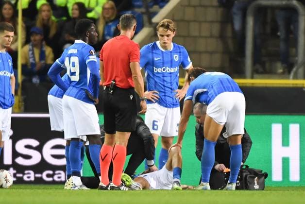 Genk s Zakaria El Ouahdi lies injured on the ground during a soccer game between Belgian KRC Genk and Hungarian Ferencvarosi TC, on Thursday 02 October 2025, in Genk, in the second game (out of 8) in the league phase of the UEFA Europa League competition. JILLxDELSAUX  x135944880x
