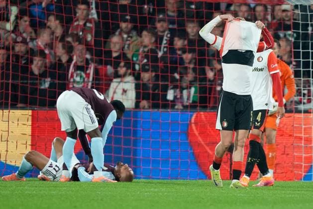 ROTTERDAM, 02-10-2025, Stadium de Kuip , season 2025 2026 , Europa League football . Match between Feyenoord and Aston Villa , Picture shows Feyenoord player Gijs Smal disappointed after the 0-2 Feyenoord - Aston Villa  x31326479x Copyright: