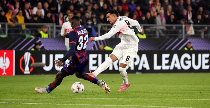 02 10 2025, Switzerland, Basel, Football UEFA Europa League, FC Basel vs VfB Stuttgart, Tiago Tomas VfB