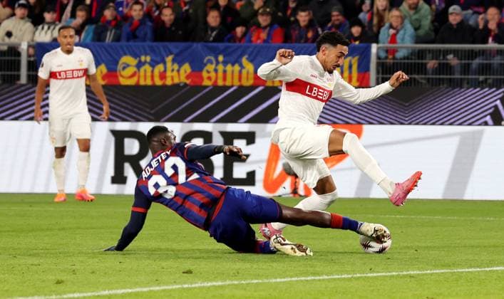 02 10 2025, Switzerland, Basel, Soccer UEFA Europa League, FC Basel vs VfB Stuttgart, v l Jonas Adjetey FC , Tiago Tomas VfB