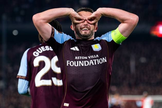 2025-10-02 Feyenoord v Aston Villa FC - UEFA Europa League 2025 26 League Phase MD2 STADION FEIJENOORD, NETHERLANDS - OCTOBER 2: John McGinn of Aston Villa FC celebrates after scoring the team s second goal during the UEFA Europa League 2025 26 League Phase MD2 match between Feyenoord and Aston Villa FC at Rotterdam on October 2, 2025 in Stadion Feijenoord, Netherlands. Stadion Feijenoord Rotterdam Netherlands Content not available for redistribution in The Netherlands directly or indirectly through any third parties. Copyright: xJorisxVerwijstx