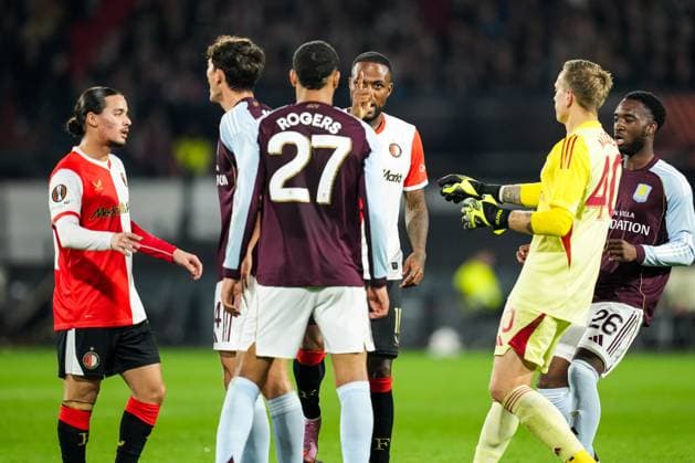 UEFA Europa League: Feyenoord Rotterdam v Aston Villa F.C. Rotterdam - Morgan Rogers of Aston Villa, Cyle Larin of Feyenoord during the second match of the UEFA Europa League 2025 2026. The match is set between Feyenoord Rotterdam and Aston Villa F.C. at Stadion Feijenoord De Kuip on 2 October 2025 in Rotterdam, The Netherlands. Copyright: xYannickxVerhoevenx