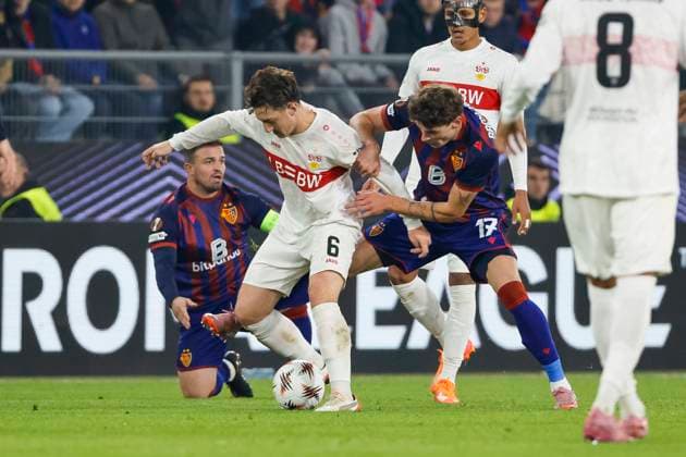 Angelo Stiller VfB Stuttgart, 06 and Moritz Broschinski FC Basel, 17 in duel , Switzerland, Football, UEFA Europa League, Matchday 2, 2025 2026, FC Basel vs VfB Stuttgart, 02 10 2025, Sankt Jakob Park, Basel, Switzerland Basel Sankt Jakob Park Canton Basel City Switzerland Copyright: xGrantxHubbsx