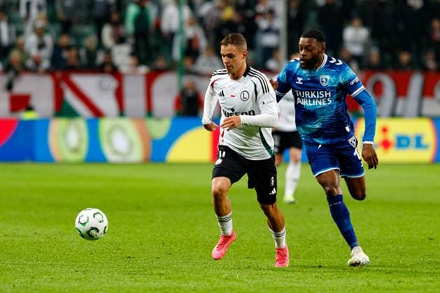 Kacper Chodyna and Anthony Musaba seen during UEFA Conference League game between Legia Warszawa and Samsunspor Kulubu (Jan Borys Ball Raw Images) Warsaw Polish Army Stadium Poland Copyright: xJanxBorysx janborys_legia_samsunspor_2526-82