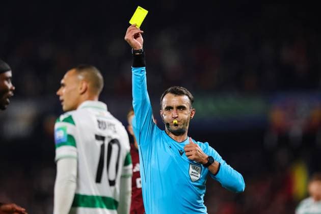 UEFA Europa Conference League Group Phase, Stadion Letna, Prague, Czech Republic 2 10 2025 Sparta Praha vs Shamrock Rovers Referee Atilla Karaoglan gives Rovers Graham Burke a yellow card Atilla Karaoglan gives Graham Burke a yellow card 2 10 2025  Copyright: x INPHO RyanxByrnex RB1_8677