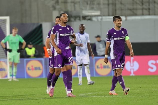 ACF Fiorentina v SK Sigma Olomouc - UEFA Conference League 2025 26 Cher Ndour of ACF Fiorentina celebrates with teammates after scoring goal during the first match in the UEFA Conference League group Stage between ACF Fiorentina and SK Sigma Olomouc on October 2 ,2025 at Stadium Artemio Franchi, Florence , Italy Florence ITALIA  Copyright: xAndreaxMartinix originalFilename:martini-acffiore251002_npHf4.jpg