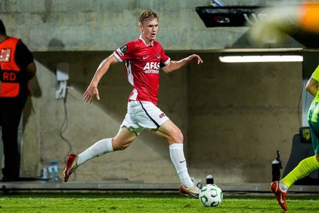 2025-10-02 AEK Larnaca FC v AZ Alkmaar - UEFA Conference League 2025 26 League Phase MD1 LARNACA, CYPRUS - OCTOBER 2: Isak Jensen of AZ Alkmaar dribbles during the UEFA Conference League 2025 26 League Phase MD1 match between AEK Larnaca FC and AZ Alkmaar at AEK Arena on October 2, 2025 in Larnaca, Cyprus. Larnaca AEK Arena Cyprus Content not available for redistribution in The Netherlands directly or indirectly through any third parties. Copyright: xEdxvanxdexPolx