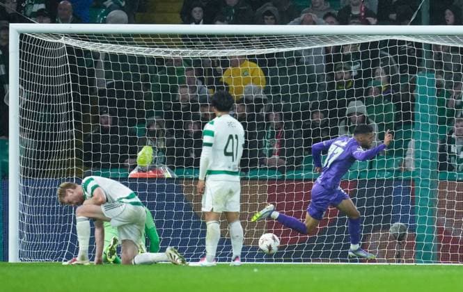 Gabri Martinez of SC Braga runs away from goal to celebrate after Dane Murray of Celtic s attempted clearance hit off Gabri Martinez of SC Braga and past Celtic goalkeeper Kasper Schmeichel to give SC Braga a 0-2 lead. Celtic v Braga, UEFA Europa League, Group Stage, Football, Celtic Park, Glasgow, Scotland, UK - 02 Oct 2025Glasgow Celtic Park Scotland United Kingdom EDITORIAL USE ONLY No use with unauthorised audio, video, data, fixture lists, club league logos or live services. Online in-match use limited to 120 images, no video emulation. No use in betting, games or single club league player publications. Copyright: xStuartxWallace Shutterstockx 15504055cc