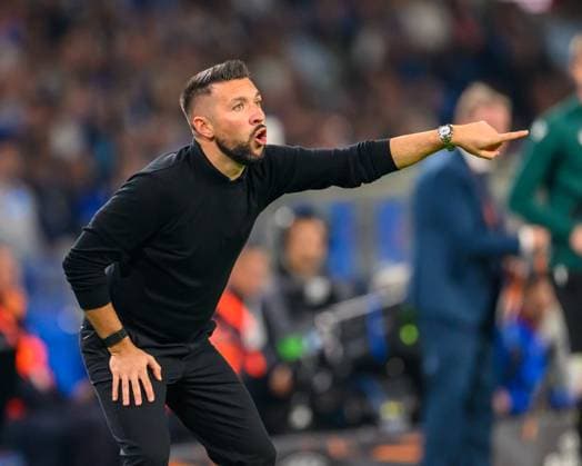 October 2, 2025, Porto, Porto, Portugal: FRANCESCO FARIOLI head coach of FC Porto seen on action during the UEFA Europe League 2025 26 match between FC Porto and Red Star Belgrade FK on October 02, 2025 at EstoÂ¡dio do Dragao, Porto, Portugal Porto Portugal - ZUMAl192 20251002_zsp_l192_053 Copyright: xMiguelxLemosx