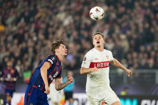 Switzerland UEFA Europa League 2025 26, FC Basel 1893 vs VfB Stuttgart St Jakob Park, Basel Moritz Broschinski 17 Basel in duel with Ramon Hendriks 3 Stuttgart Copyright: xKjetilxWaberx