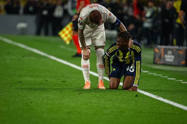 Fenerbahce vs Nice UEFA Europa League 2025-26 MD2 Dorgeles Nene of Fenerbahce SK lies down after injury. Fenerbahce and Nice faced each other at UEFA Europa League 2025 26 League Phase MD2. The match took place in Ulker Fenerbahce Sukru Saracoglu Stadium on October 2, 2025. Istanbul Istanbul Turkey Copyright: xBurakxBasturkx