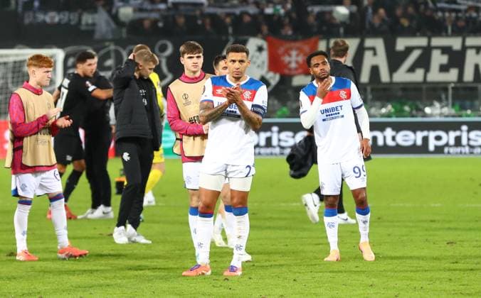 SK Sturm Graz v Rangers, Europa League, 2 October 2025 Rangers James Tavernier applauds the fans after the 2-1 defeat. Graz Austria Copyright: xDanxWestwellx xSportPix.org.ukx