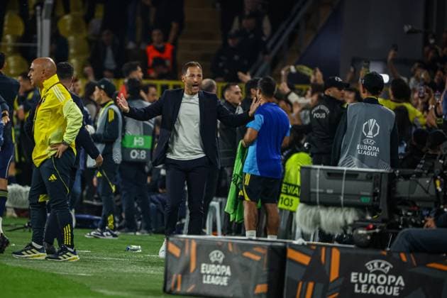 Fenerbahce vs Nice UEFA Europa League 2025-26 MD2 Domenico Tedesco of Fenerbahce SK happy with the first goal. Fenerbahce and Nice faced each other at UEFA Europa League 2025 26 League Phase MD2. The match took place in Ulker Fenerbahce Sukru Saracoglu Stadium on October 2, 2025. Istanbul Istanbul Turkey Copyright: xBurakxBasturkx