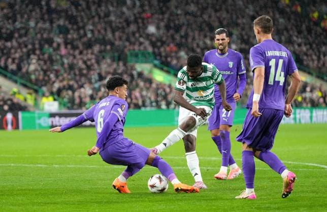 Kelechi Iheanacho of Celtic s shot at goal blocked by Vitor Carvalho of SC Braga. Celtic v Braga, UEFA Europa League, Group Stage, Football, Celtic Park, Glasgow, Scotland, UK - 02 Oct 2025Glasgow Celtic Park Scotland United Kingdom EDITORIAL USE ONLY No use with unauthorised audio, video, data, fixture lists, club league logos or live services. Online in-match use limited to 120 images, no video emulation. No use in betting, games or single club league player publications. Copyright: xStuartxWallace Shutterstockx 15504055ei