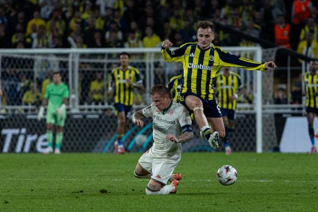 Fenerbahce vs Nice UEFA Europa League 2025-26 MD2 Kerem Akturkoglu of Fenerbahce SK runs with the ball during the match. Fenerbahce and Nice faced each other at UEFA Europa League 2025 26 League Phase MD2. The match took place in Ulker Fenerbahce Sukru Saracoglu Stadium on October 2, 2025. Istanbul Istanbul Turkey Copyright: xBurakxBasturkx