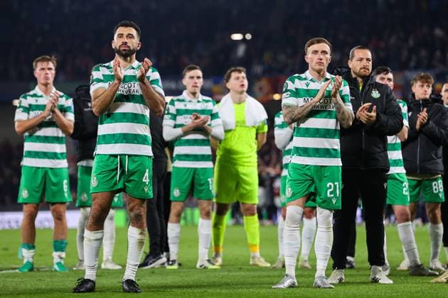 UEFA Europa Conference League Group Phase, Stadion Letna, Prague, Czech Republic 2 10 2025 Sparta Praha vs Shamrock Rovers Rovers players applauds fans after the match Rovers players applauds fans after the match 2 10 2025  Copyright: x INPHO RyanxByrnex RB2_6621