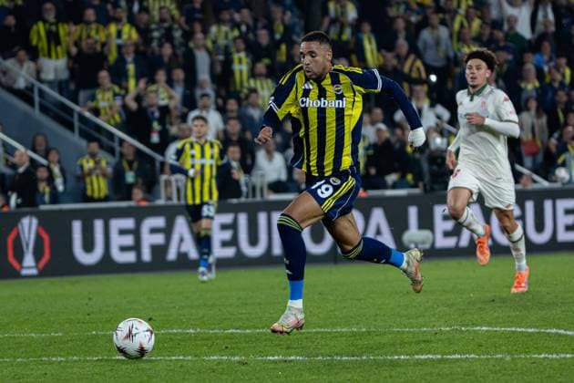 Fenerbahce vs Nice UEFA Europa League 2025-26 MD2 Youssef En-Nesyri of Fenerbahce SK runs to the goal with the ball during the match. Fenerbahce and Nice faced each other at UEFA Europa League 2025 26 League Phase MD2. The match took place in Ulker Fenerbahce Sukru Saracoglu Stadium on October 2, 2025. Istanbul Istanbul Turkey Copyright: xBurakxBasturkx