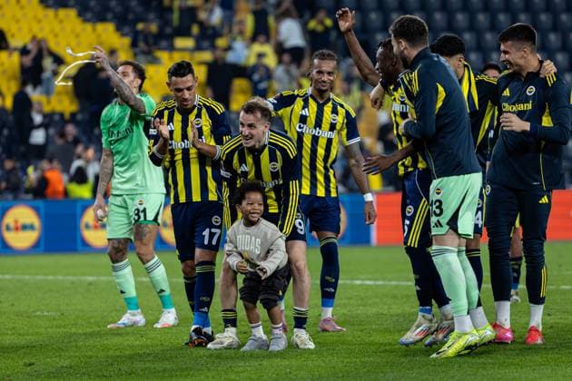 Fenerbahce vs Nice UEFA Europa League 2025-26 MD2 Fenerbahce s players celebrate victory. Fenerbahce and Nice faced each other at UEFA Europa League 2025 26 League Phase MD2. The match took place in Ulker Fenerbahce Sukru Saracoglu Stadium on October 2, 2025. Istanbul Istanbul Turkey Copyright: xBurakxBasturkx