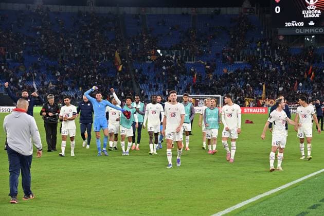 Soccer, Europa League match, AS Roma v Lille Lille player s celebrating the victory at the end of the match during the Europa League match between AS Roma v Lille at Olimpico stadium in Rome, Italy, Oct 02nd, 2025. Imago-Images Emmefoto Copyright: xImago-Images Emmefotox