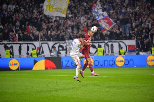 Sports : FOOTBALL - EUROPA LEAGUE - LYON v SALZBURG Contact between Nicolas Tagliafico fromOL and Stefan Lainer from RB Salzburg during the UEFA Europa League, League phase, Matchday 2 football match between Olympique Lyonnais and RB Salzburg on 2 October 2025 at Groupama Stadium in DÃ cines-Charpieu near Lyon, France - Photo Cyril Lestage DÃ cines-CharpieuFrance  Copyright: xCyrilxLestagex