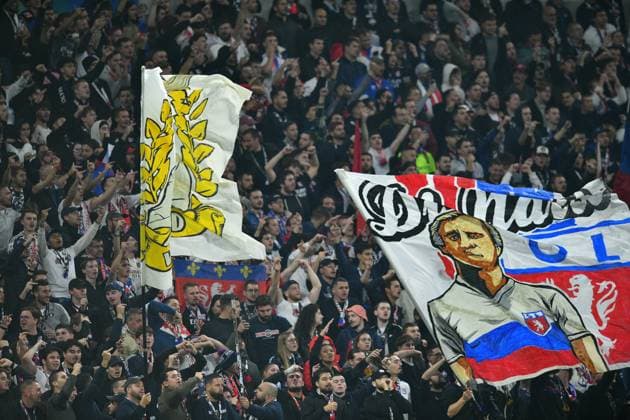 Sports : FOOTBALL - EUROPA LEAGUE - LYON v SALZBURG OL fans with flags during the UEFA Europa League, League phase, Matchday 2 football match between Olympique Lyonnais and RB Salzburg on 2 October 2025 at Groupama Stadium in DÃ cines-Charpieu near Lyon, France - Photo Cyril Lestage DÃ cines-CharpieuFrance  Copyright: xCyrilxLestagex