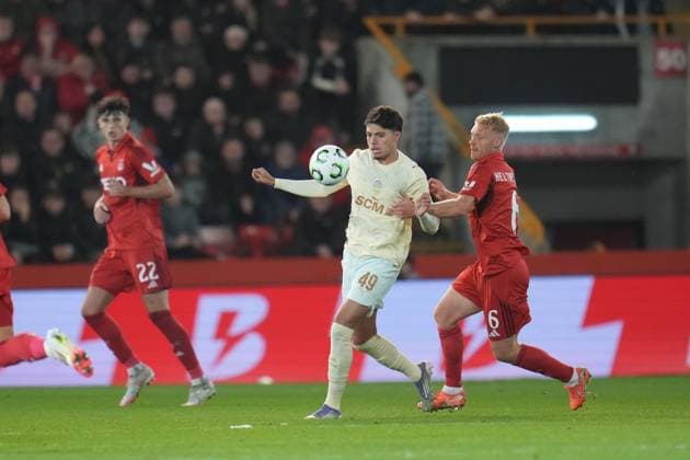 Luca Meirelles of Shakhtar Donetsk controls the ball Aberdeen vs Shakhtar Donetsk, UEFA Conference League, Group Stage, Football, Pittodrie, Aberdeen, Scotland, UK - 02 Oct 2025Aberdeen Pittodrie Scotland United Kingdom EDITORIAL USE ONLY No use with unauthorised audio, video, data, fixture lists, club league logos or live services. Online in-match use limited to 120 images, no video emulation. No use in betting, games or single club league player publications. Copyright: xPetexSummers Shutterstockx 15504060eh