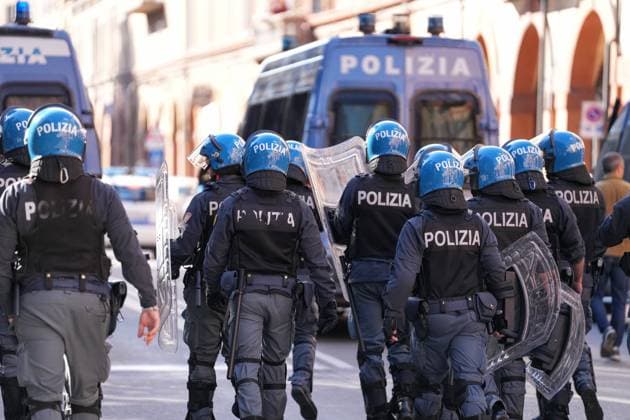 Police accompany the fan march of the fans and Ultras , Italy, Football, UEFA Europa League, Matchday 2, League phase, 2025 2026, Bologna FC vs SC Freiburg, 02 10 2025, Stadio Renato Dall™Ara, Bologna, Italy Bologna Stadio Renato Dall™Ara Emilia Romagna Italy Copyright: xArnexAmbergx