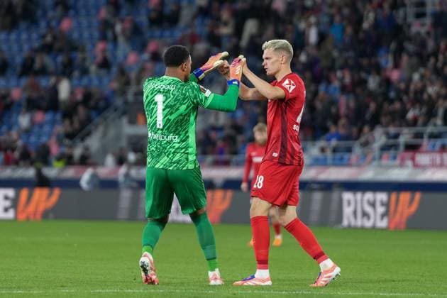 Noah Atubolu SC Freiburg, 01 and Matthias Ginter SC Freiburg, 28 , Italy, Football, UEFA Europa League, Matchday 2, League phase, 2025 2026, Bologna FC vs SC Freiburg, 02 10 2025, Stadio Renato Dall™Ara, Bologna, Italy Bologna Stadio Renato Dall™Ara Emilia Romagna Italy Copyright: xArnexAmbergx
