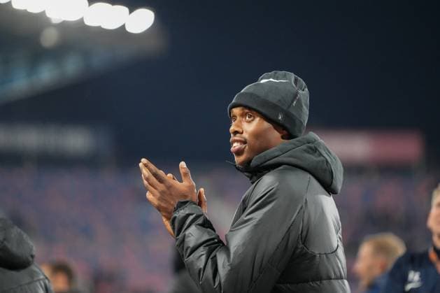 Junior Adamu SC Freiburg, 20 with the fans , Italy, Football, UEFA Europa League, Matchday 2, League Phase, 2025 2026, Bologna FC vs SC Freiburg, 02 10 2025, Stadio Renato Dall™Ara, Bologna, Italy Bologna Stadio Renato Dall™Ara Emilia Romagna Italy Copyright: xArnexAmbergx
