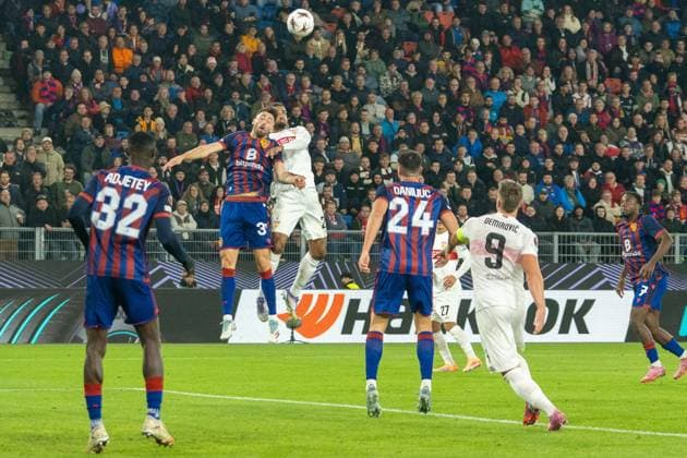 Basel, Switzerland, October 02th 2025 Dominik Schmid (31 Basel) and Badredine Bouanani (27 Stuttgart) jumps for a header during the Europa League football match between FC Basel 1893 and VfB Stuttgart at St. Jakob Park in Basel, Switzerland. Pascal von Büren (Pascal von Büren SPP) Copyright: xPascalxvonxBürenx xSPPx spp-en-PaVoBSp-PAVO_Foto-52