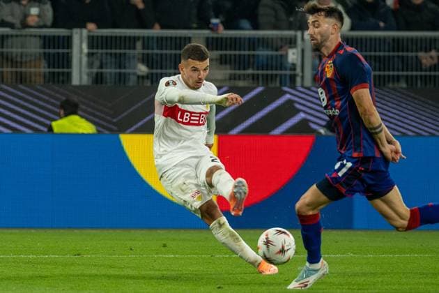 Basel, Switzerland, October 02th 2025 Badredine Bouanani (27 Stuttgart) shoots during the Europa League football match between FC Basel 1893 and VfB Stuttgart at St. Jakob Park in Basel, Switzerland. Pascal von Büren (Pascal von Büren SPP) Copyright: xPascalxvonxBürenx xSPPx spp-en-PaVoBSp-PAVO_Foto-55