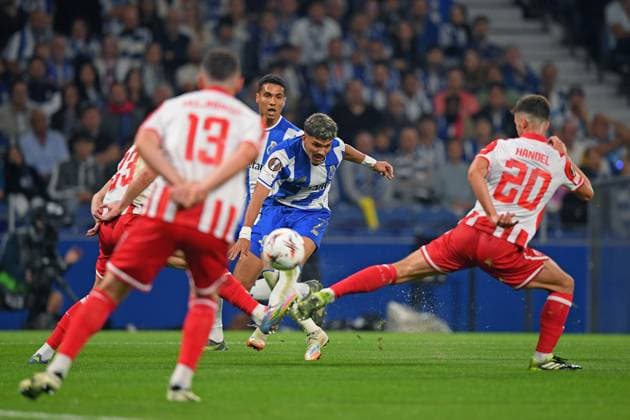 2nd October 2025; Dragao Stadium, Porto, Portugal: UEFA Europa League 2025 2026, FC Porto versus Red Star Belgrade; William Gomes of FC Porto shoots past Tomas Handel of Red Star Belgrade  DanielxCastro
