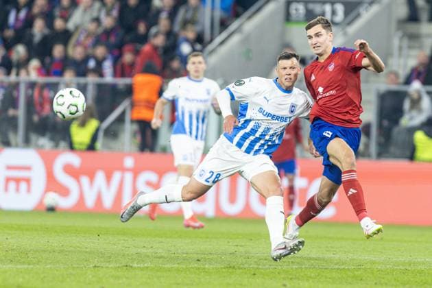 02.10.2025, Sosnowiec Liga Konferencji UEFA sezon 2025 26 kolejka I, Rakow Czestochowa - Universitatea Craiova - UEFA Conference League football Match season 2025 26 round I Rakow Czestochowa - Universitatea Craiova Nz. Adrian Rus Tomasz Pienko Fot. Michal Chwieduk Arena Akcji NEWSPIX.PL --- newspix.pl 