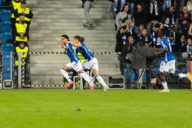 Poznan 02.10.2025. Pilka nozna Liga Konferencji UEFA sezon 2025 2026 kolejka 1 mecz: Lech Poznan - Rapid Wieden --- Football UEFA Conference League season 2025 2026 round 1 match: Lech Poznan - Rapid Wien nz Luis Palma po zdobyciu bramki, Fot. Tomasz Kluczynski Arena Akcji NEWSPIX.PL --- newspix.pl 