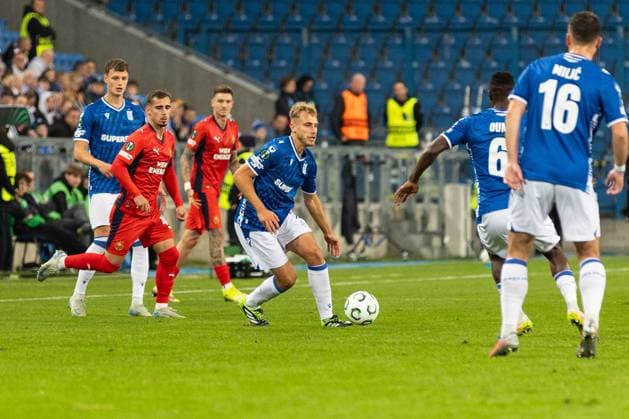 Poznan 02.10.2025. Pilka nozna Liga Konferencji UEFA sezon 2025 2026 kolejka 1 mecz: Lech Poznan - Rapid Wieden --- Football UEFA Conference League season 2025 2026 round 1 match: Lech Poznan - Rapid Wien nz Michal Gurgul, Fot. Tomasz Kluczynski Arena Akcji NEWSPIX.PL --- newspix.pl 