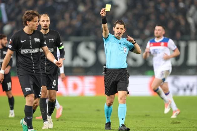 UEFA Europa League SK Sturm Graz vs Rangers FC, 02 10 2025 UEFA Europa League match between SK Sturm Graz and Rangers FC Excitement, emotion and soccer at the highest European level Picture shows yellow card of Tim Oermann STU Copyright: xBEAUTIFULxSPORTS Rainerx