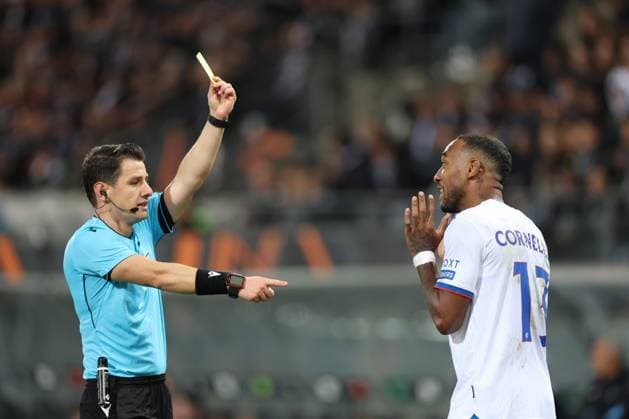 UEFA Europa League SK Sturm Graz vs Rangers FC, 02 10 2025 UEFA Europa League match between SK Sturm Graz and Rangers FC Excitement, emotion and soccer at the highest European level The picture shows yellow card of Derek Cornelius Rangers Copyright: xBEAUTIFULxSPORTS Rainerx