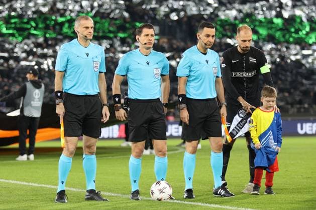 UEFA Europa League SK Sturm Graz vs Rangers FC, 02 10 2025 UEFA Europa League match between SK Sturm Graz and Rangers FC Excitement, emotions and soccer at the highest European level The picture shows referees Copyright: xBEAUTIFULxSPORTS Rainerx