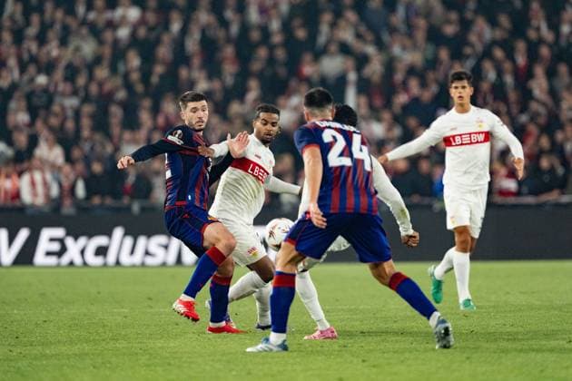 Switzerland UEFA Europa League 2025 26, FC Basel 1893 vs VfB Stuttgart St Jakob Park, Basel Lorenz Assignon 22 Stuttgart in duel with Leo Leroy 22 Basel Copyright: xKjetilxWaberx