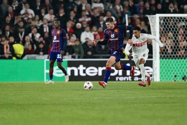 Switzerland UEFA Europa League 2025 26, FC Basel 1893 vs VfB Stuttgart St Jakob Park, Basel Leo Leroy 22 Basel in duel with Tiago Tomas 8 Stuttgart Copyright: xKjetilxWaberx