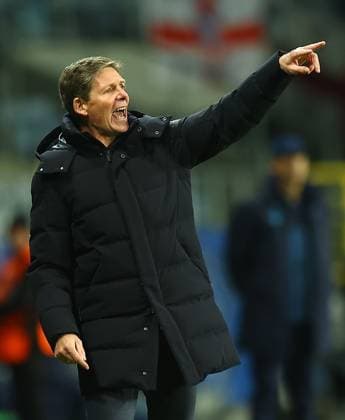 Oliver Glasner manager of Crystal Palace gestures Dynamo Kyiv v Crystal Palace, UEFA Conference League, Group Stage, Football, Lublin Arena, Lublin, Poland - 02 Oct 2025Lublin Lublin Arena Poland EDITORIAL USE ONLY No use with unauthorised audio, video, data, fixture lists, club league logos or live services. Online in-match use limited to 120 images, no video emulation. No use in betting, games or single club league player publications. Copyright: xMichaelxZemanek Shutterstockx 15504054bd