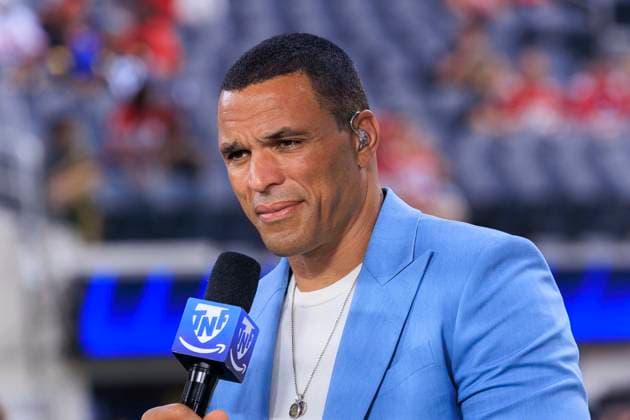 October 2, 2025, Inglewood, California, USA: Tony Gonzalez cast of Thursday Night Football at the regular season NFL, American Football Herren, USA game between the Los Angeles Rams and the fduring their against the San Francisco 49ers on Thursday October 2, 2025 at SoFi Stadium in Inglewood, California. JAVIER ROJAS PI Inglewood USA - ZUMAp124 20251002_zaa_p124_078 Copyright: xJavierxRojasx