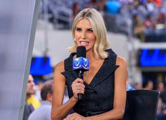 October 2, 2025, Inglewood, California, USA: Charissa Thompson cast of Thursday Night Football at the regular season NFL, American Football Herren, USA game between the Los Angeles Rams and the fduring their against the San Francisco 49ers on Thursday October 2, 2025 at SoFi Stadium in Inglewood, California. JAVIER ROJAS PI Inglewood USA - ZUMAp124 20251002_zaa_p124_081 Copyright: xJavierxRojasx