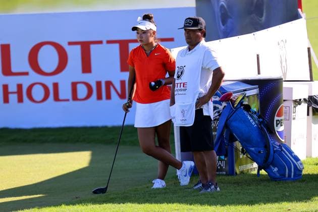 October 2, 2025 - Honorine Nobuta Ferry and her caddie during the second round of the 2025 LOTTE Championship Presented By Hoakalei at Hoakalei Country Club in Ewa Beach, HI - CSM Ewa Beach USA - ZUMAc04_ 20251002_zma_c04_005 Copyright: xAndrewxLeex