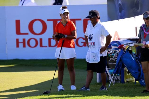 October 2, 2025 - Honorine Nobuta Ferry and her caddie during the second round of the 2025 LOTTE Championship Presented By Hoakalei at Hoakalei Country Club in Ewa Beach, HI - CSM Ewa Beach USA - ZUMAc04_ 20251002_zma_c04_006 Copyright: xAndrewxLeex