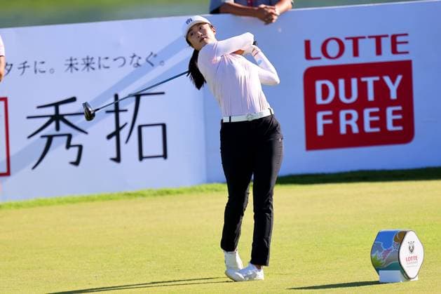 October 2, 2025 - Yu Liu tees off during the second round of the 2025 LOTTE Championship Presented By Hoakalei at Hoakalei Country Club in Ewa Beach, HI - CSM Ewa Beach USA - ZUMAc04_ 20251002_zma_c04_012 Copyright: xAndrewxLeex